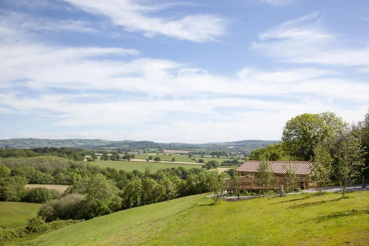 Windsor Lodge, Huntsland Farm Lodges