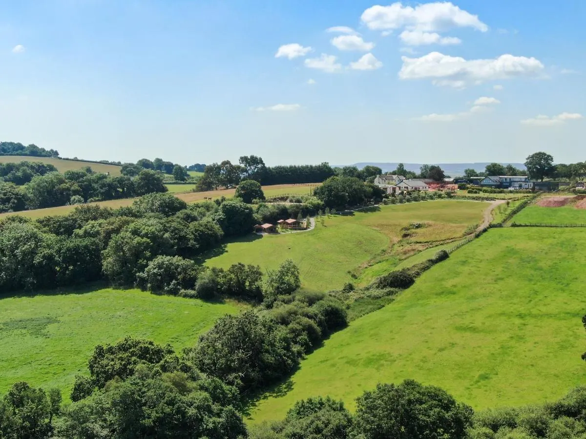 Chalet Windsor Lodge, Huntsland Farm Lodges